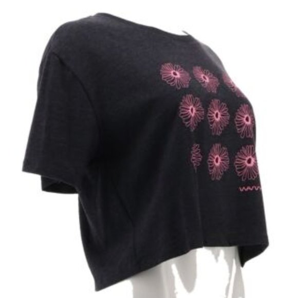 FLORAL CROP TOP - WVVY // NWT // Small // Short Sleeve Top Shirt Tee Tunic New - Picture 2 of 2